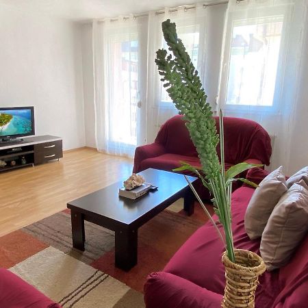 Zogu Apartments - City Center Пристина Екстериор снимка