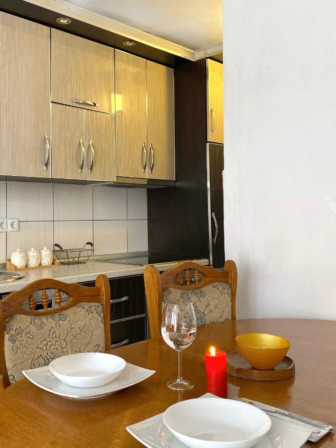 Zogu Apartments - City Center Пристина Екстериор снимка