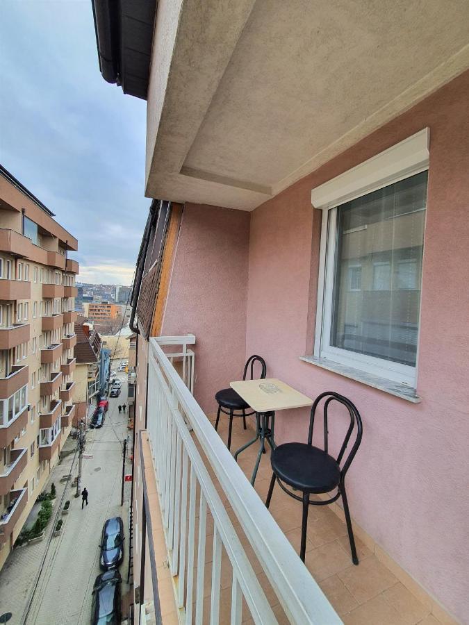 Zogu Apartments - City Center Пристина Екстериор снимка