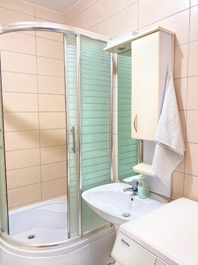 Zogu Apartments - City Center Пристина Екстериор снимка